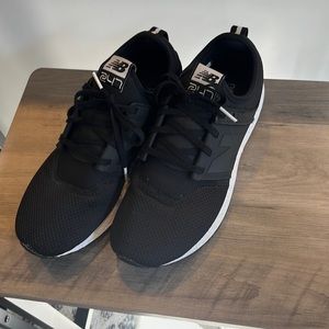 New balance black women’s size 8